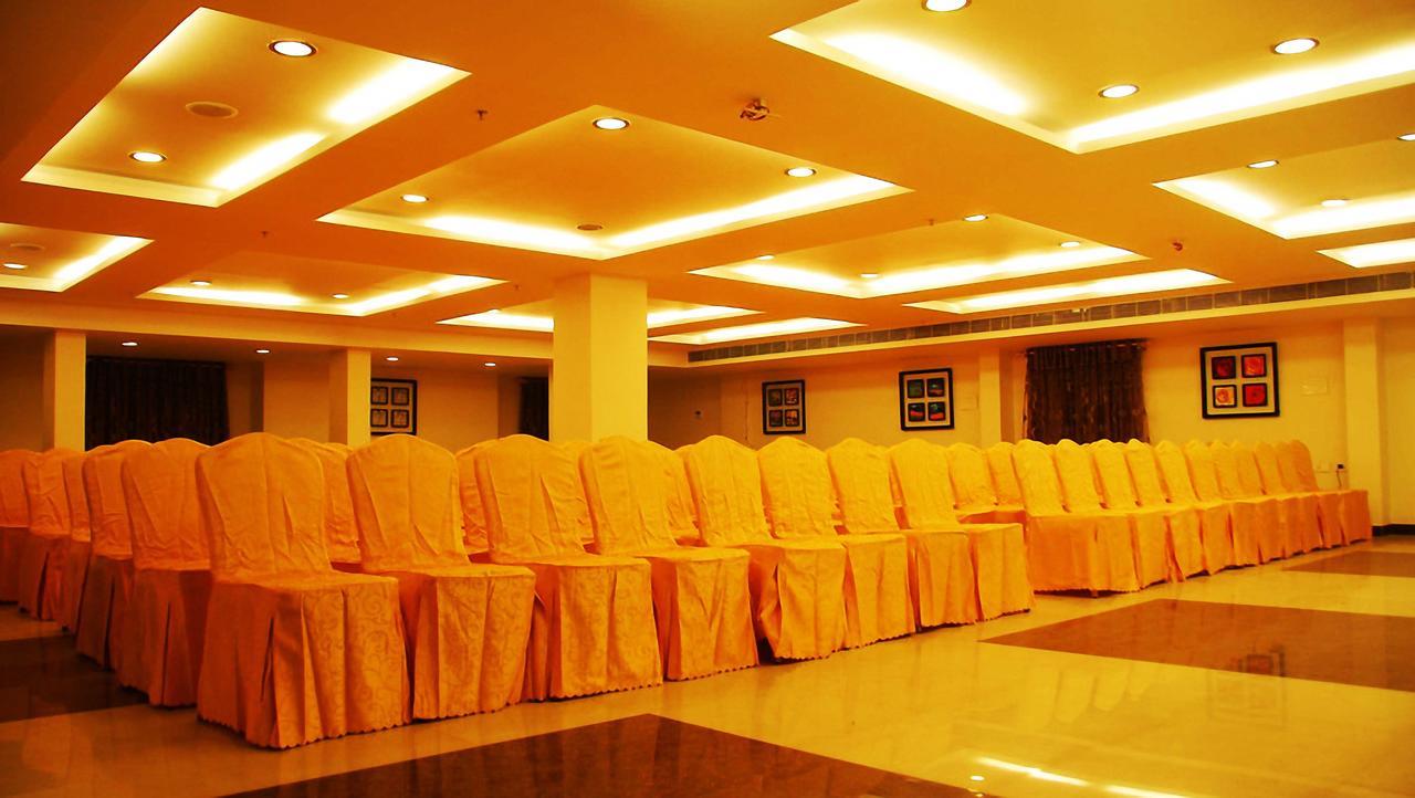 Budget Hotel Khammam Экстерьер фото