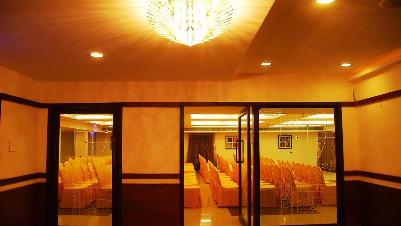 Budget Hotel Khammam Экстерьер фото